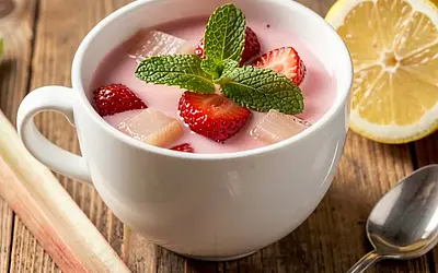 Hot rhubarb-strawberry compote with mint and linden honey