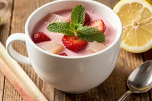 Hot rhubarb-strawberry compote with mint and linden honey