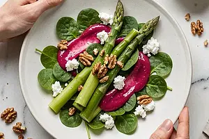 Sorrel salad with goat cheese and rhubarb chutney