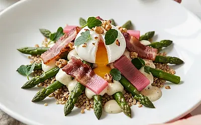 Asparagus salad with smoked bacon and poached egg