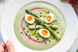 Sorrel soup with yogurt and quail eggs