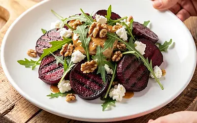 Grilled beets with goat cheese and arugula