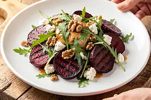 Grilled beets with goat cheese and arugula