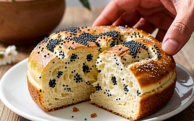 Traditional Poppy Seed Roll on Yeast Dough (Easter)