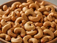 Roasted cashews (optional)