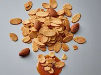 Toasted almond flakes
