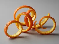 Skórka świeżej pomarańczy