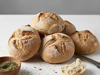 Czerstwe bułki typu kajzerka