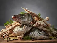 Ości i głowy z białych ryb