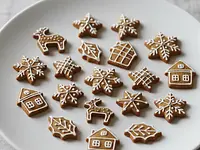 Mini gingerbread cookies for decoration