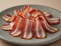 Boczek wędzony parzony w plastrach