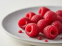 Świeże maliny do dekoracji