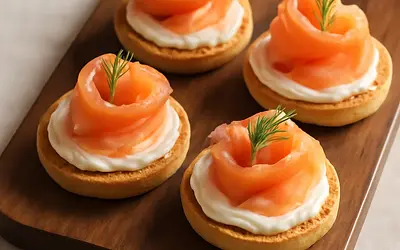 Mini sandwiches with salmon and cottage cheese