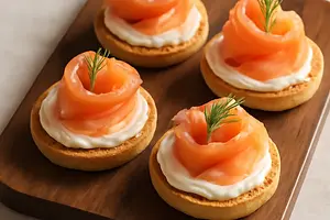 Mini sandwiches with salmon and cottage cheese