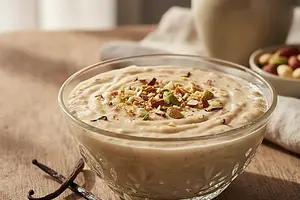 Creamy Nutty Oat Milk with a Hint of Vanilla and Cardamom