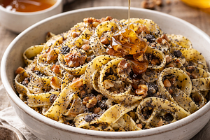 Noodles with poppy seeds and honey