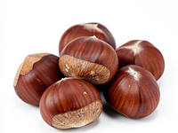 Raw edible chestnuts