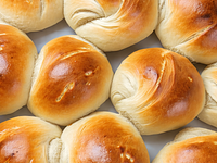 Czerstwe bułki pszenne (kajzerki)